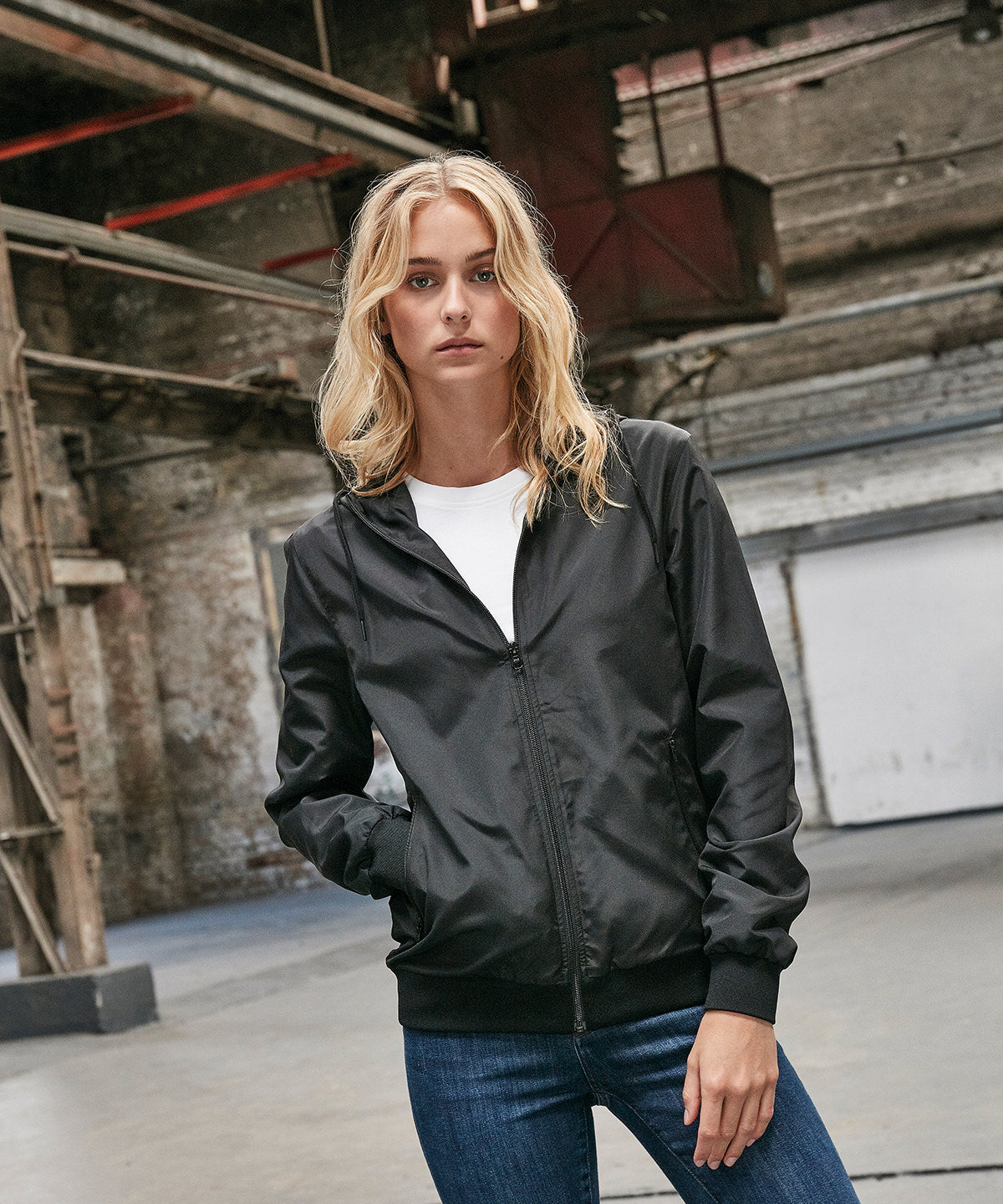 Womens Recycled Wind Jacket - Black/Black