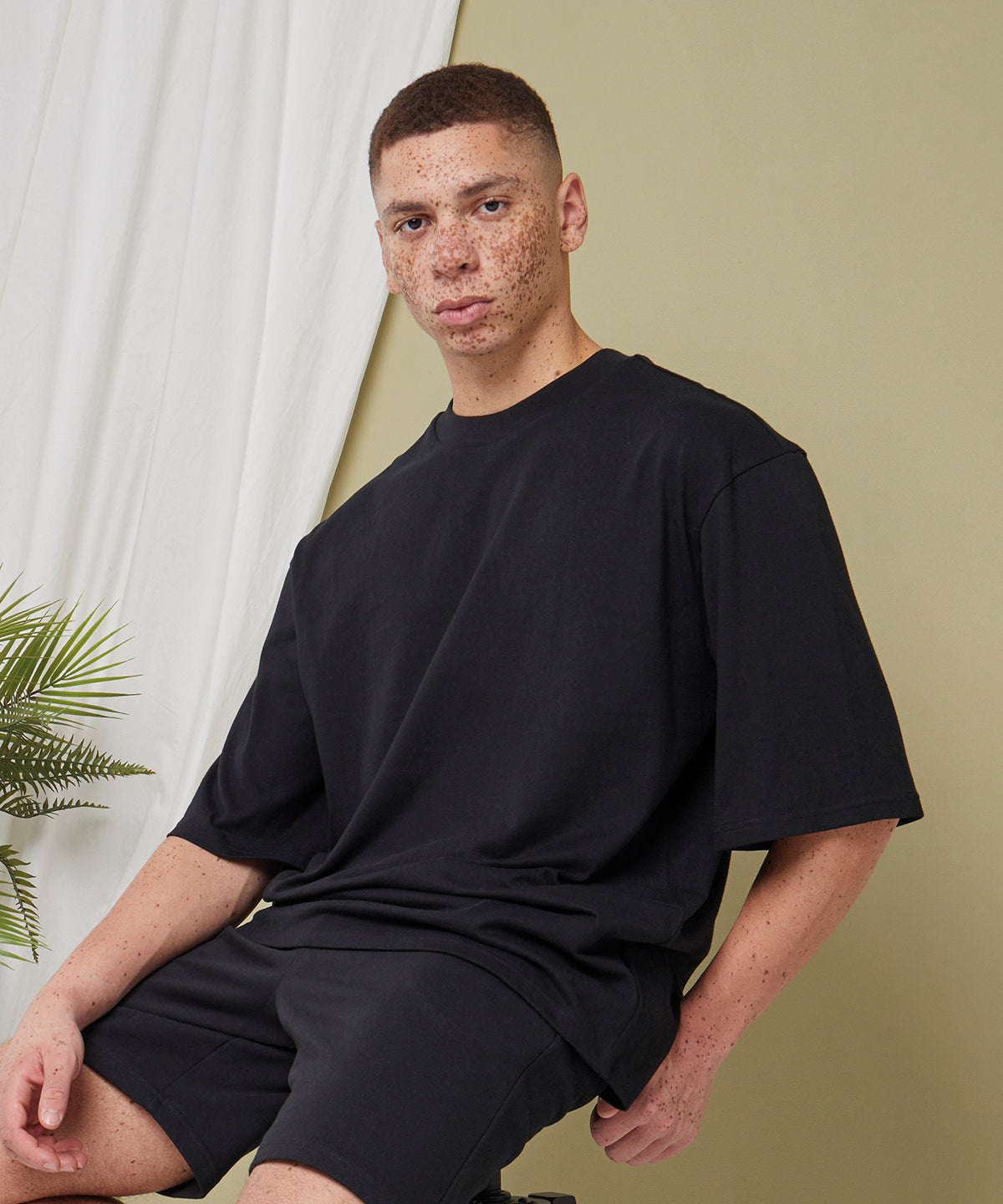 Wide Sleeved Comfort Tee - Black