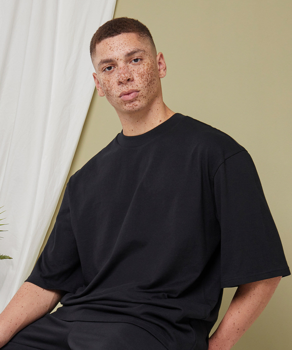 Wide Sleeved Comfort Tee - Black